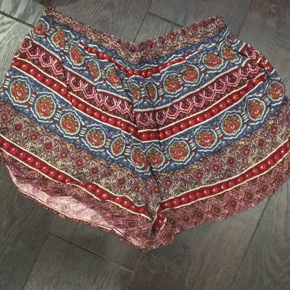 Abercrombie and Fitch printed pattern shorts small - Picture 2 of 4